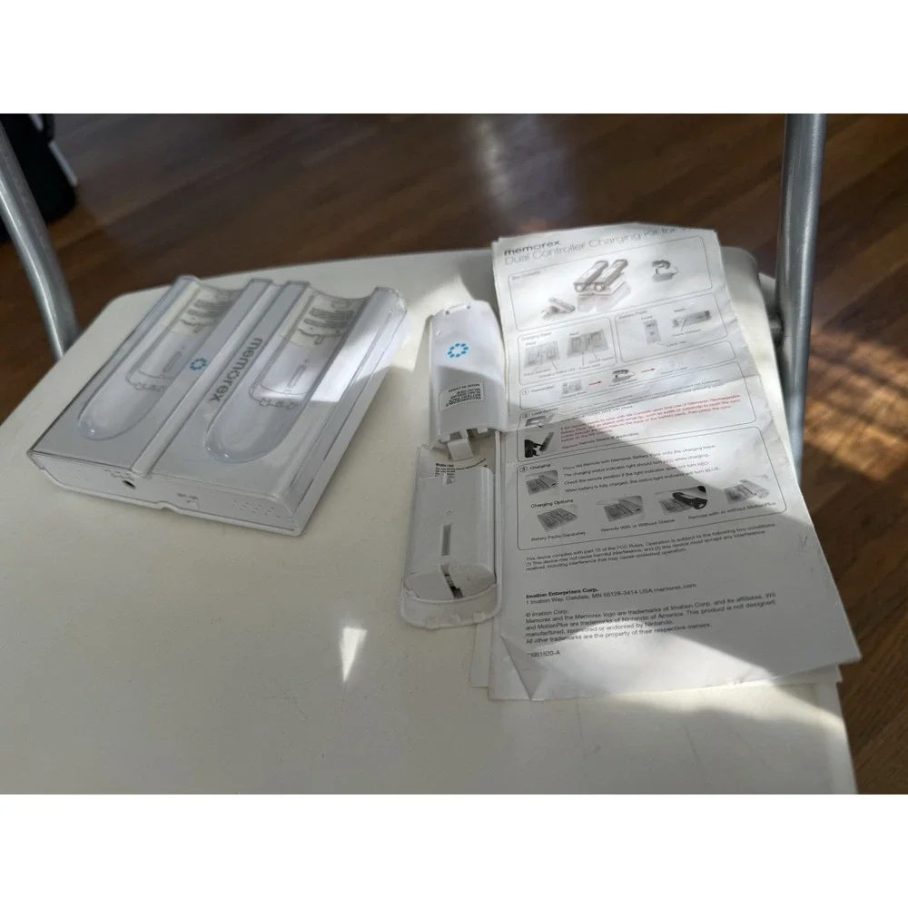 Memorex Dual Controller Charging Kit Made For Wii controller Untested , No Powe